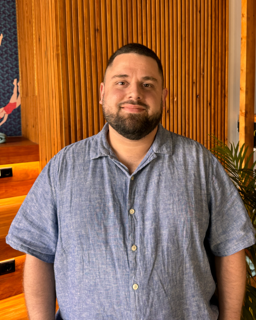 Студенты коллективно работают над проектом