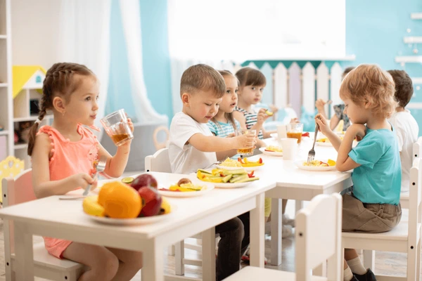How to Introduce New Foods to Toddlers
