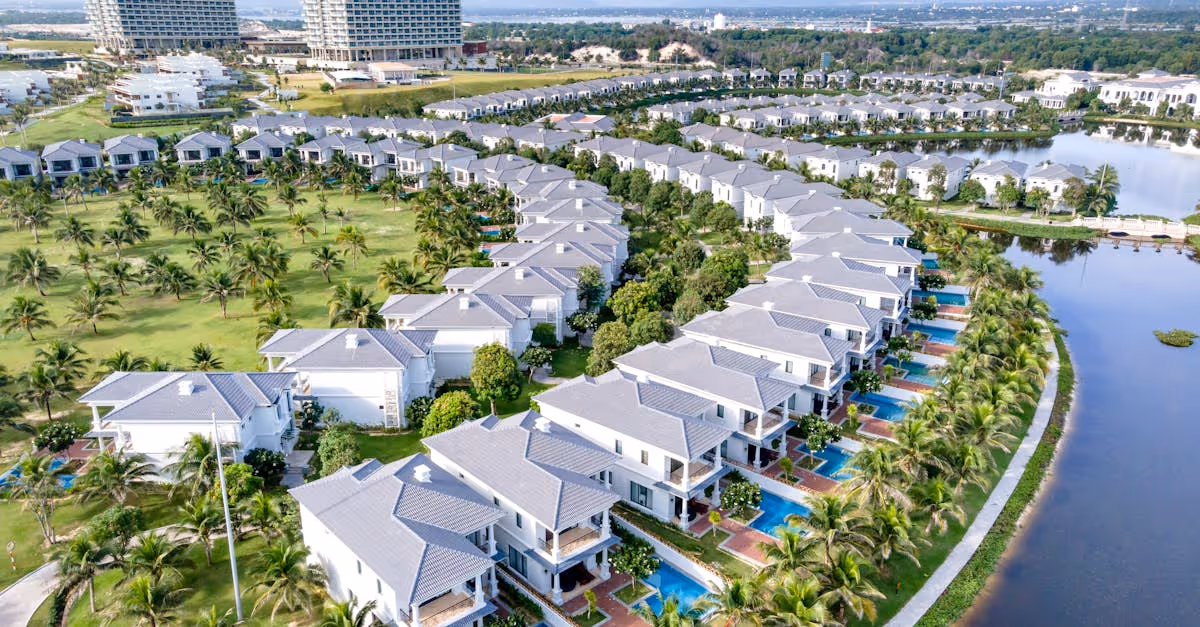 houses by water