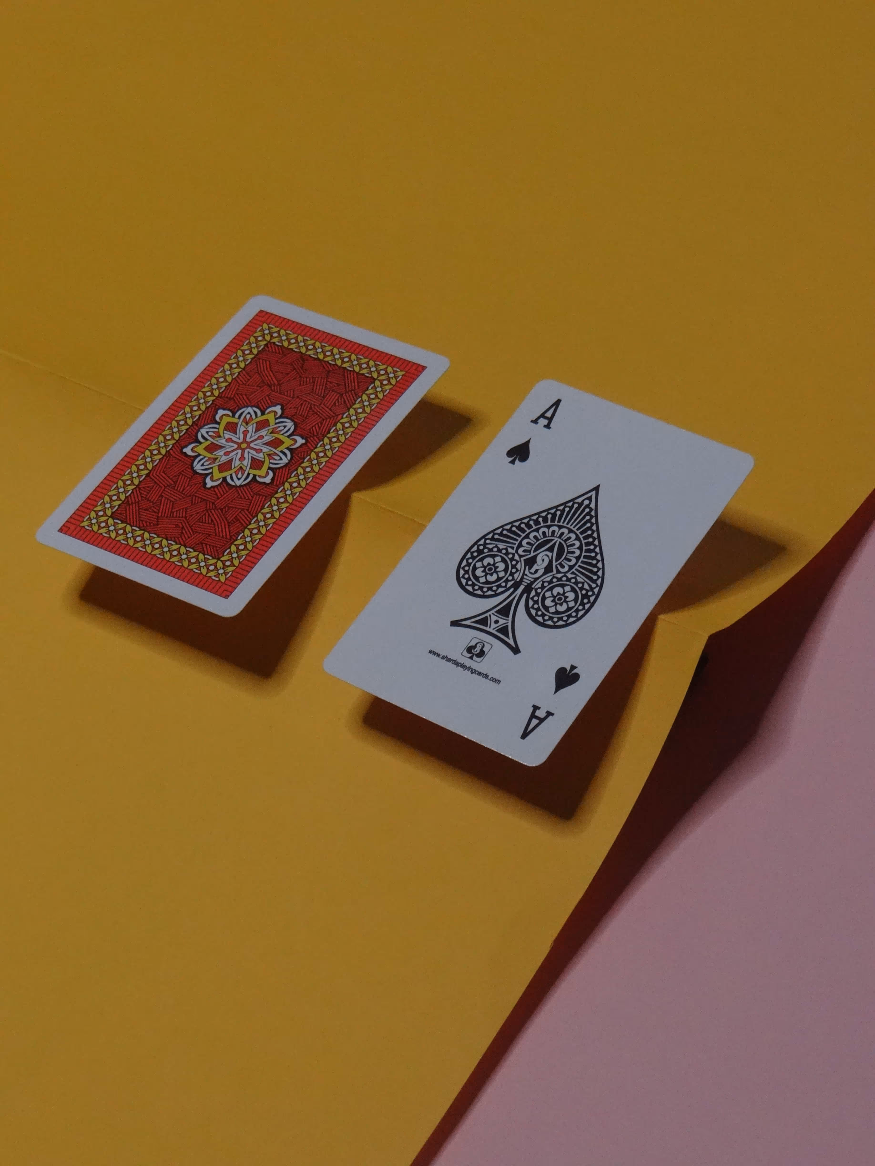 Intricate design of the nostalgic Wiski Brandi playing cards.