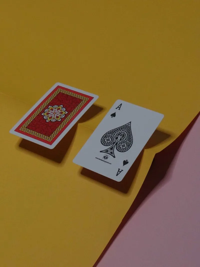 Intricate design of the nostalgic Wiski Brandi playing cards.
