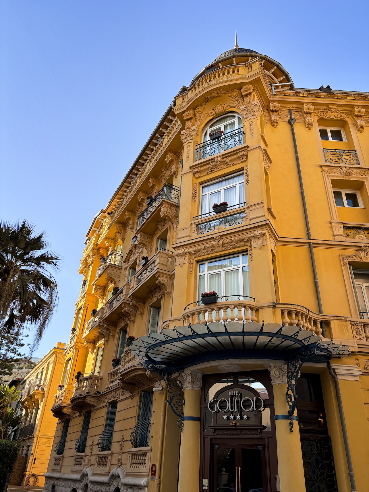 nice-promenade-carnaval-et-socca