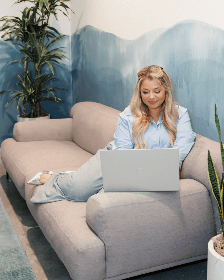 A dental financial advisor Richardson working with a practice owner to analyze fixed expenses and improve profitability, updated November 2025.