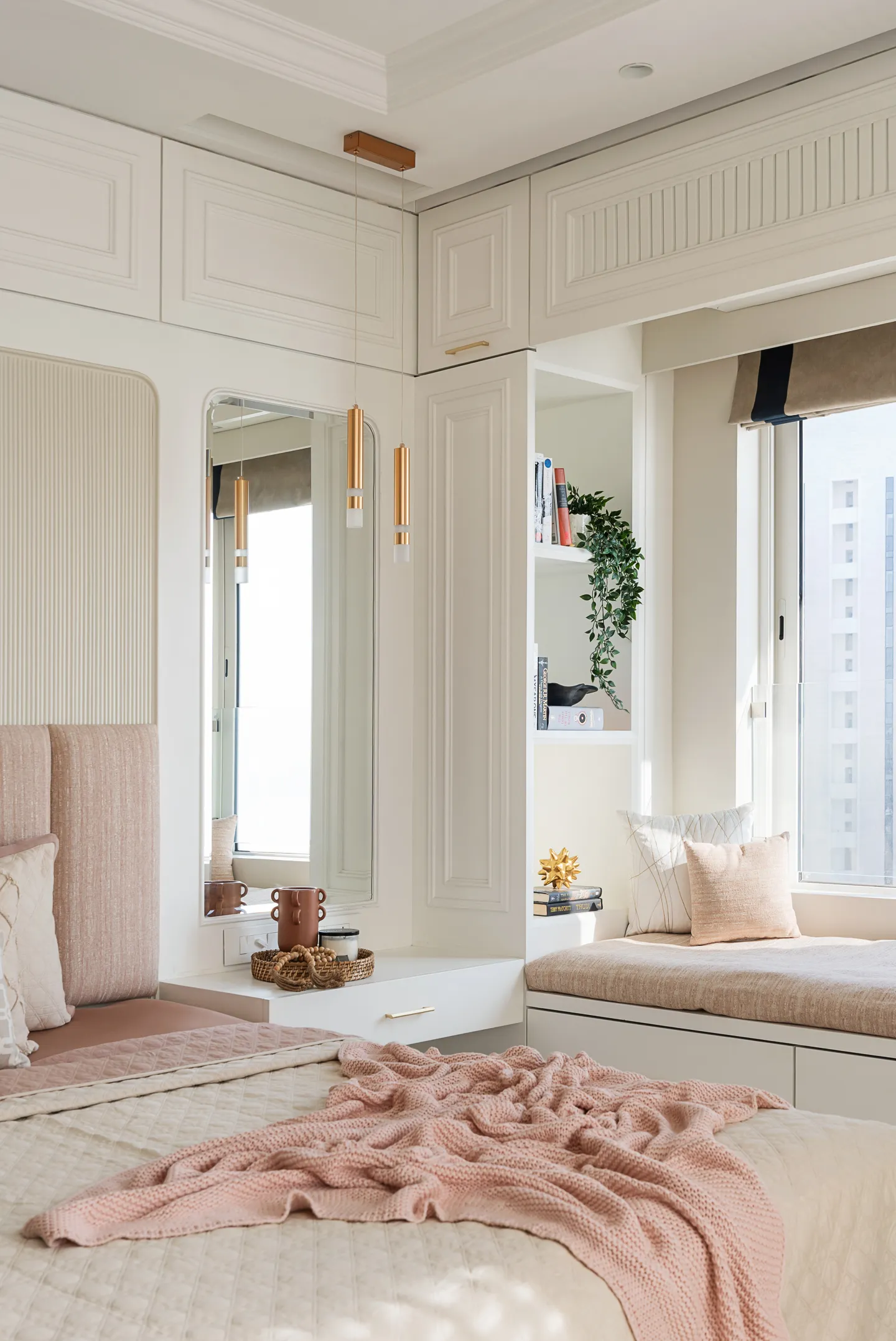 A timeless blend of white country and contemporary interiors