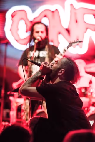 Arash Ilkhani and Nikan Khosravi performing at a Confess concert. Photo: Stefan Lupascu.