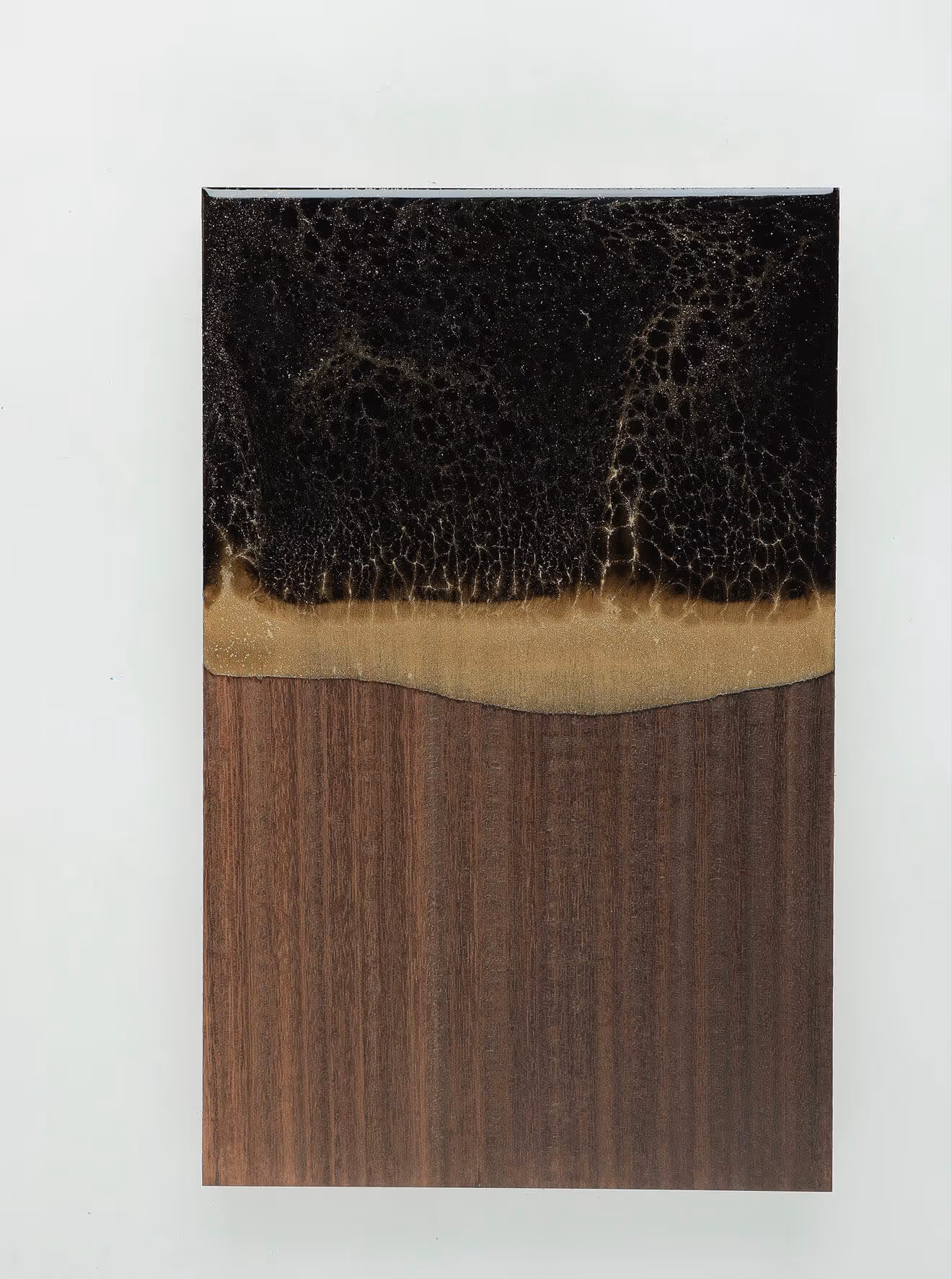 Muestra de MOLTENI-VERNICI con acabados especial de madera texturizada