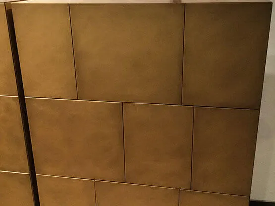 Effetto Ottone Bronzato Vintage su Madia.