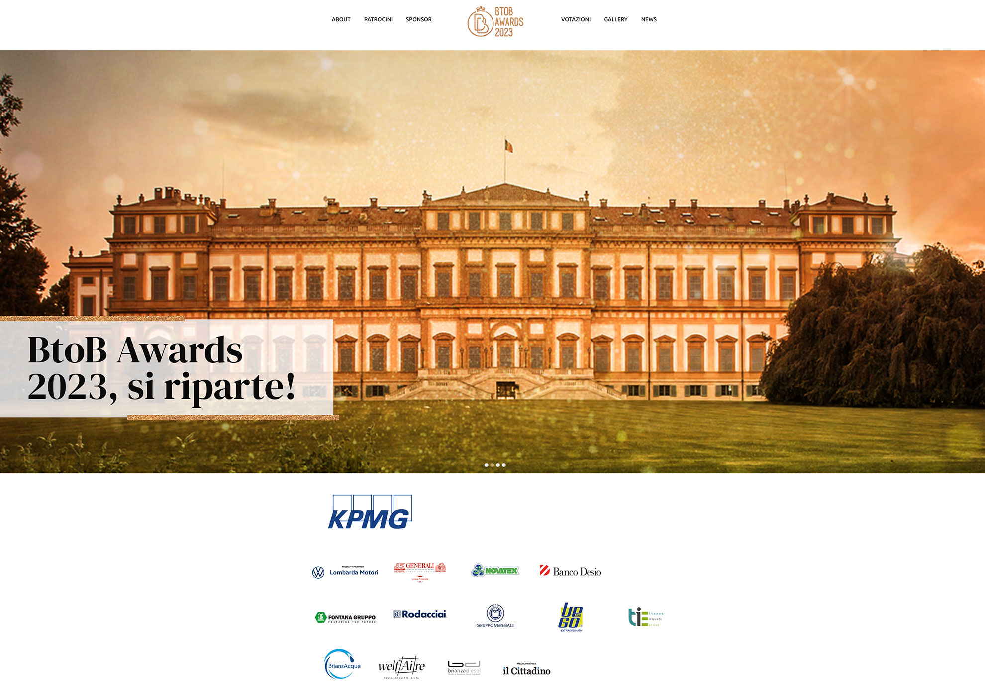 Großes barockes Palastgebäude bei Sonnenuntergang für BtoB Awards 2023
