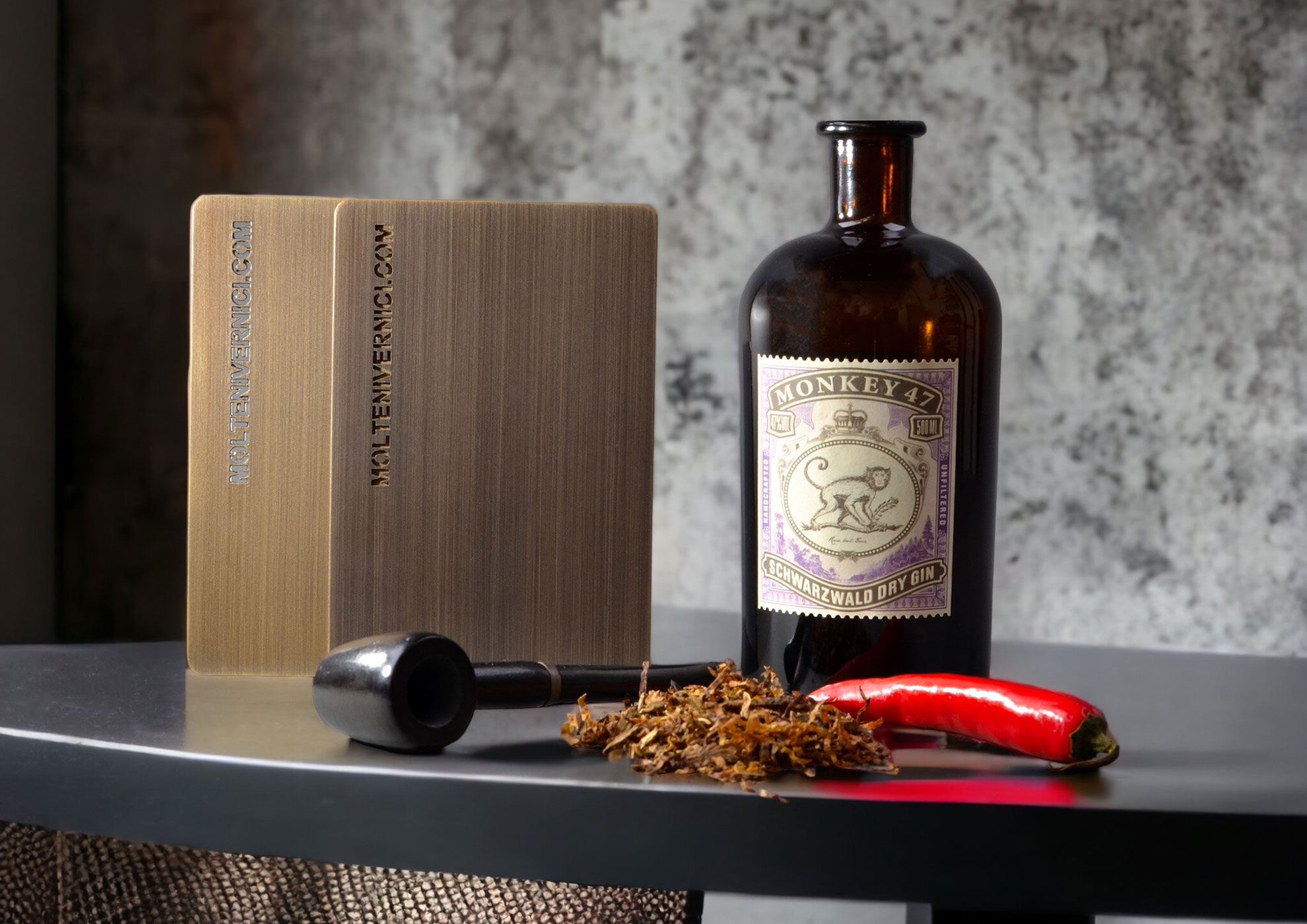 MOLTENI-VERNICI présente Monkey 47, finitions design et élégance artisanale