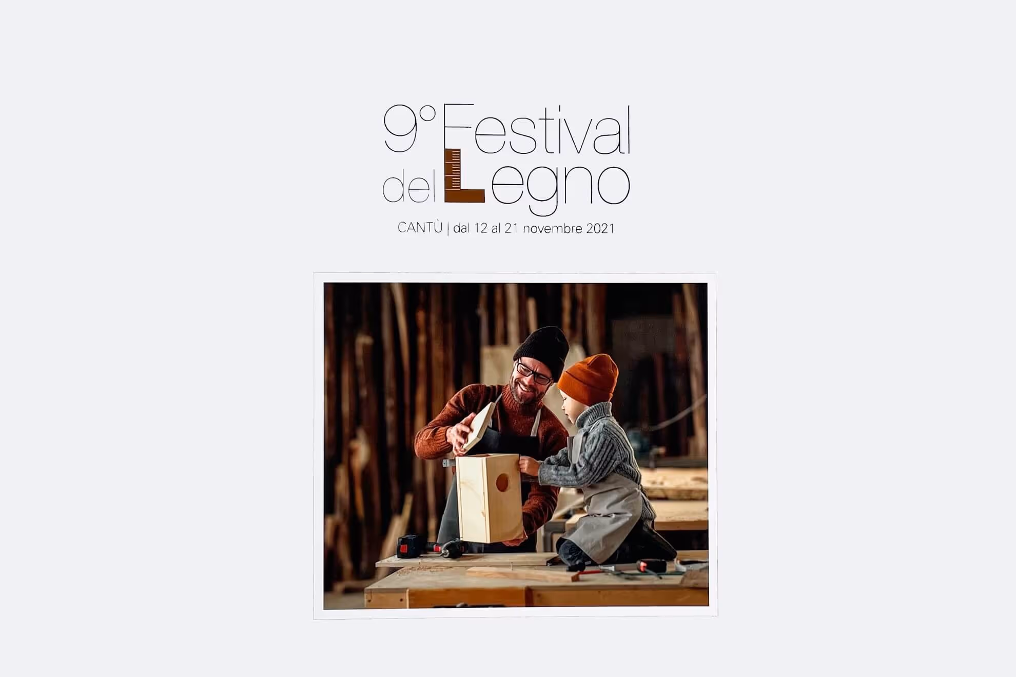 Molteni vernici: artigiano e bambino costruiscono insieme un progetto in legno