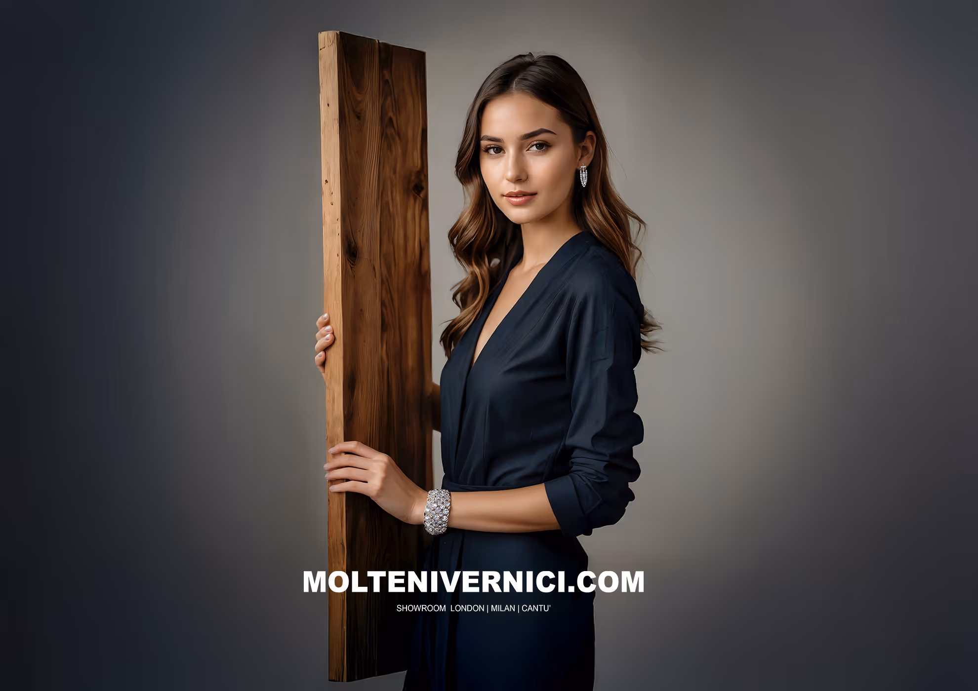 Modella elegante con pannello in legno per MOLTENI VERNICI showroom