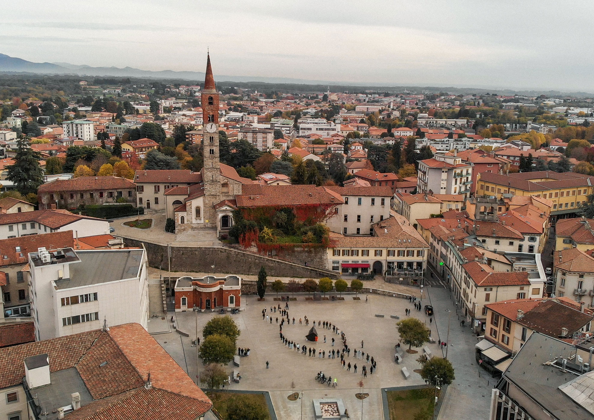 Italienische Stadtlandschaft mit Speziallacken und MOLTENI-VERNICE Oberflächen