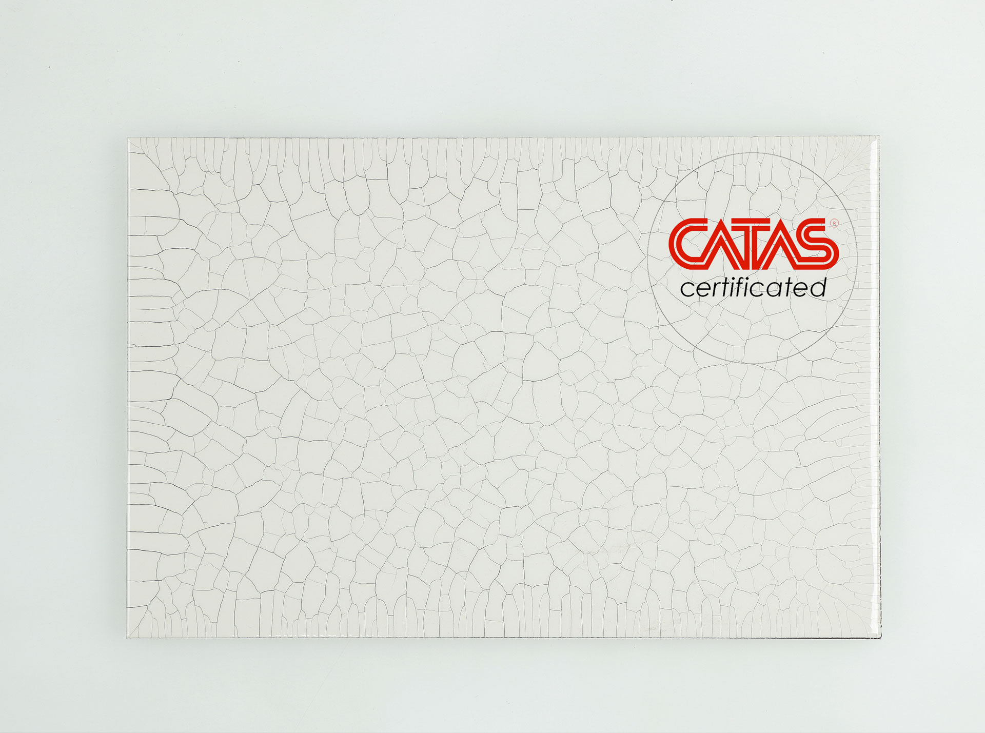 CATAS-zertifizierte Speziallacke von MOLTENI-VERNICE für hochwertige Oberflächen