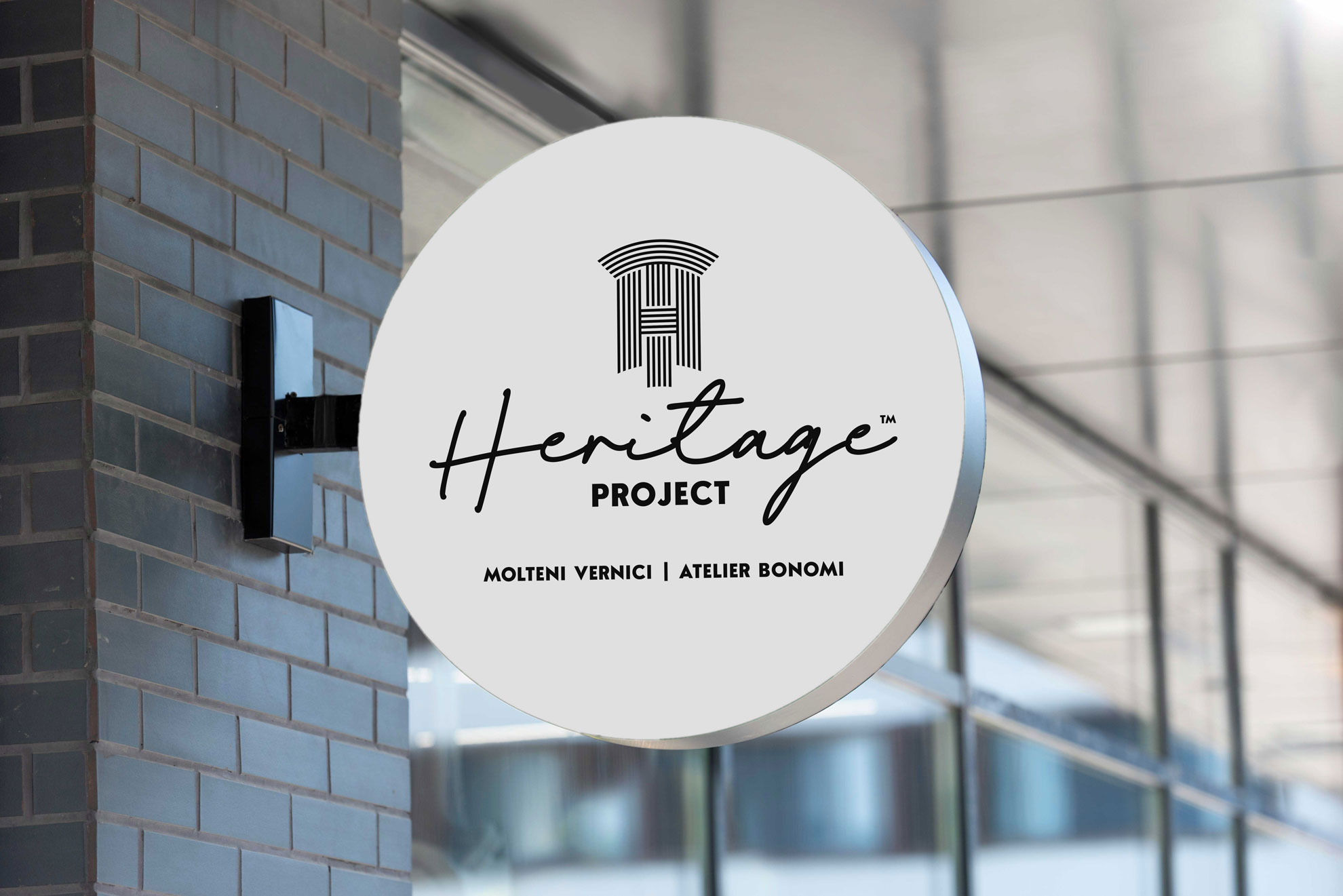 Cartel de Heritage Project con pinturas especiales y acabados MOLTENI-VERNICI