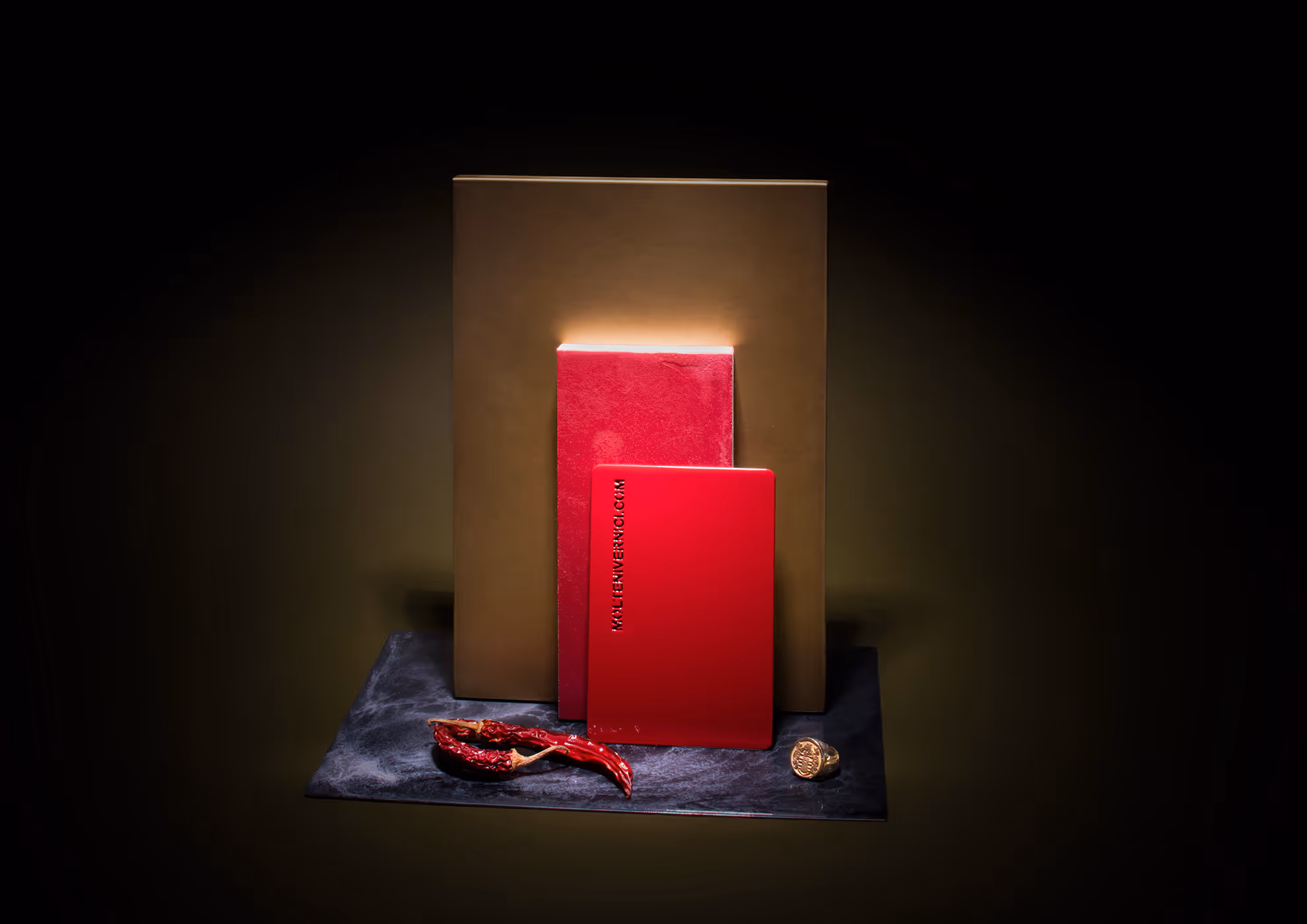 MOLTENI-VERNICI special paints, red books, chili pepper, artistic finishes