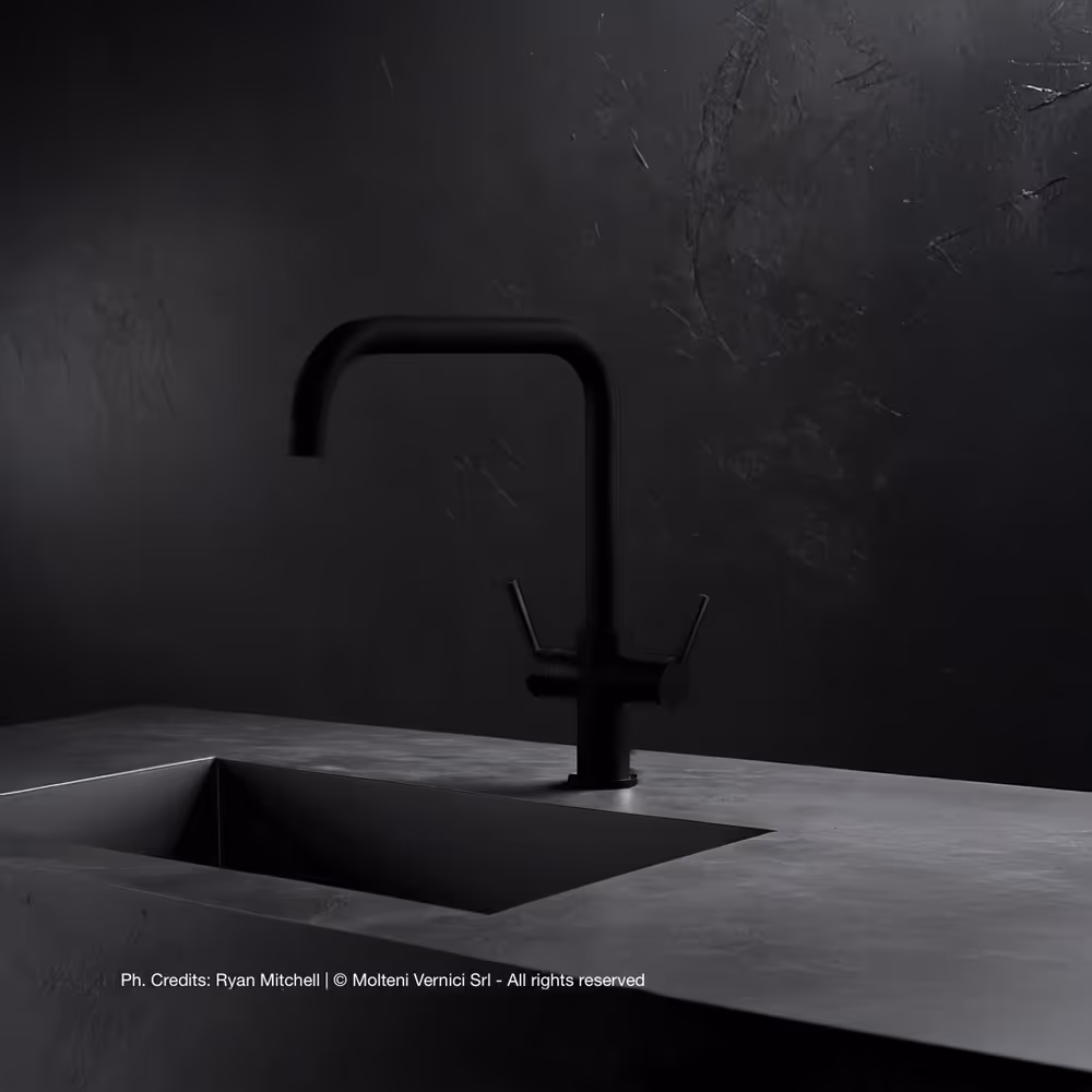 Lavandino nero opaco MOLTENI-VERNICI, superficie verniciata con vernice elegante