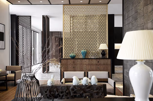 MOLTENI-VERNICI Spezialfarben: Modernes Wohnzimmer mit dekorativen Mustern und Lampen