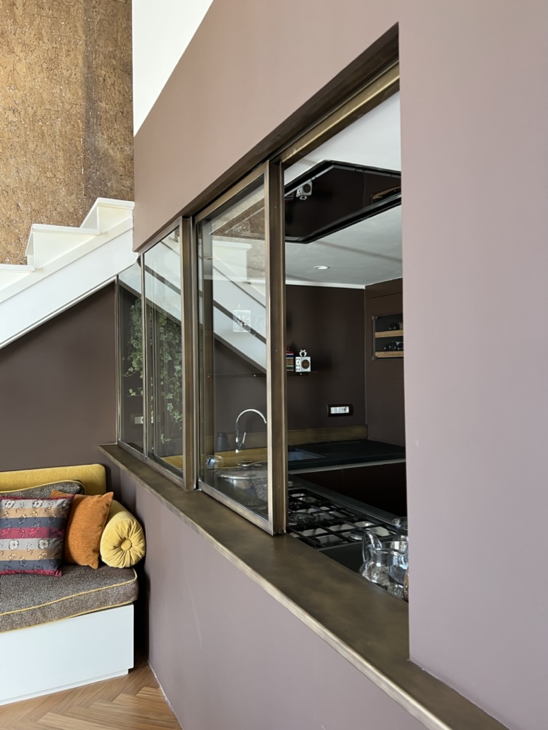 Cuisine moderne MOLTENI-VERNICI avec peinture spéciale pour industries