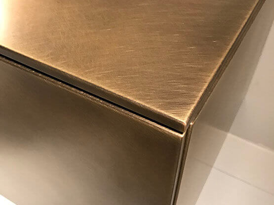 Finition premium MOLTENI-VERNICI, peintures métalliques élégantes et raffinées