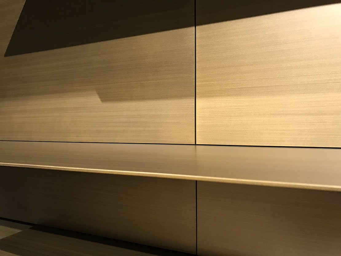 MOLTENI-VERNICI : finitions premium peintures dorées aux reflets subtils
