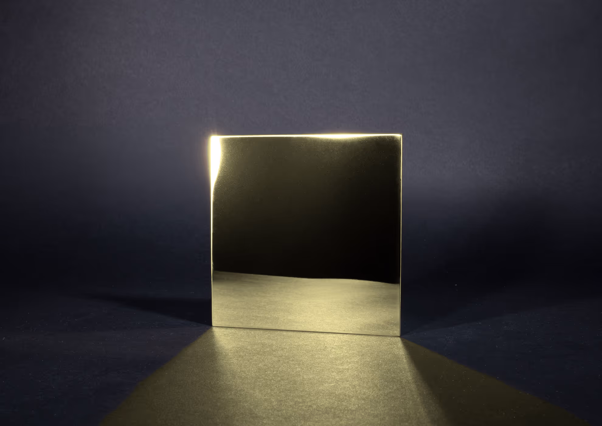 Pintura con efecto metálico brillante de Molteni-Vernici en superficie oscura