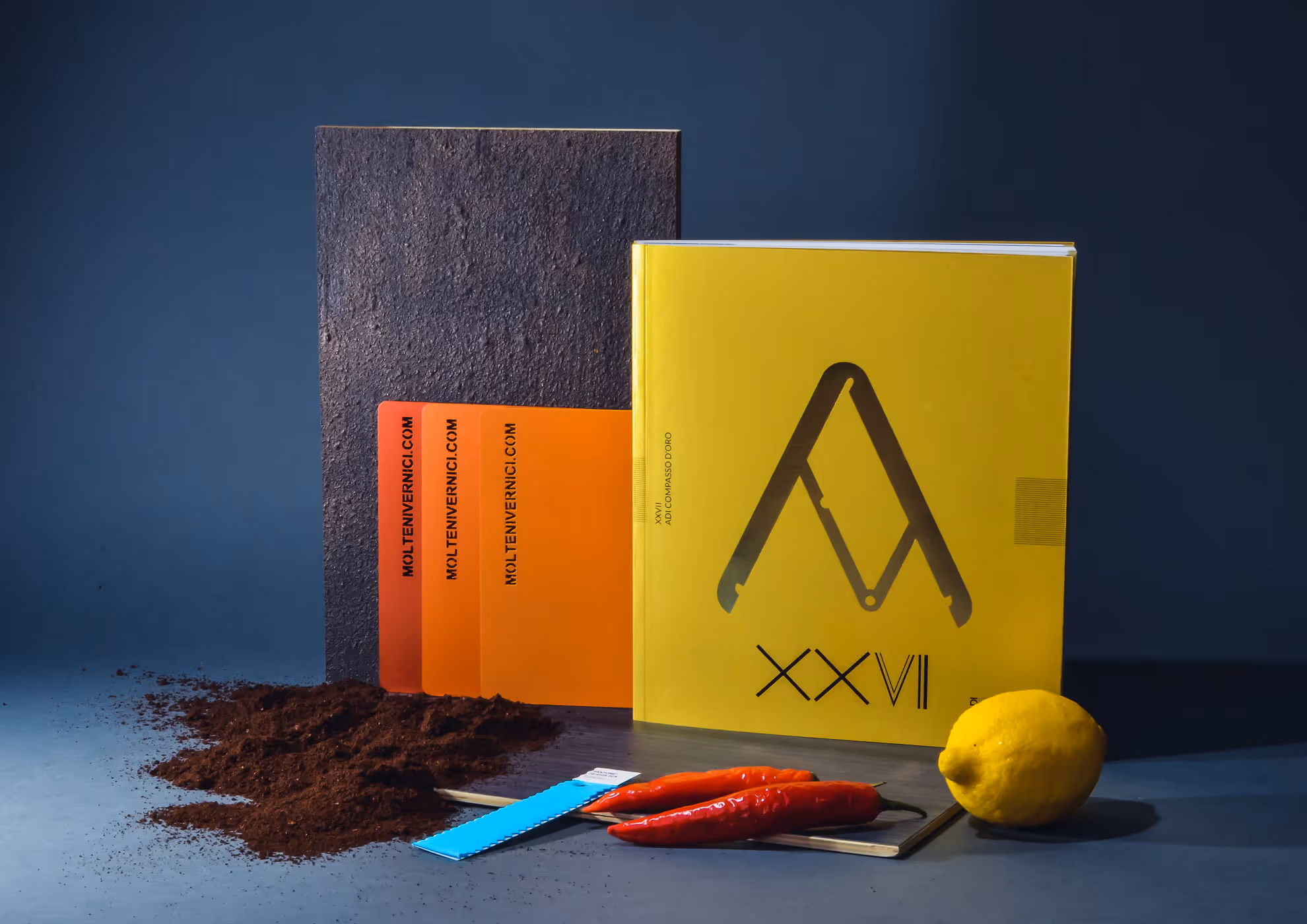 Peintures spéciales MOLTENI-VERNICI avec piments et citron sur fond bleu