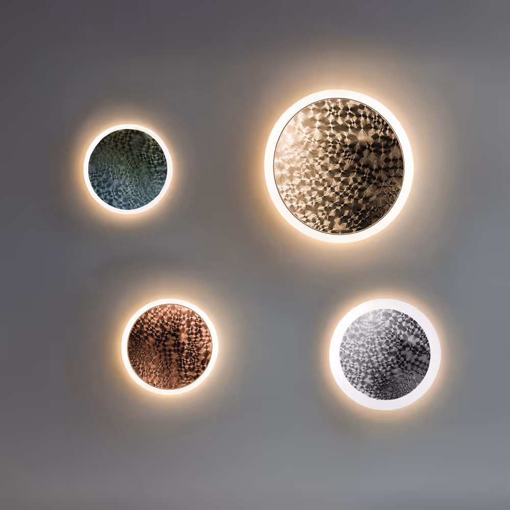 Luminaires MOLTENI-VERNICI spéciaux avec peintures texturées en différentes nuances