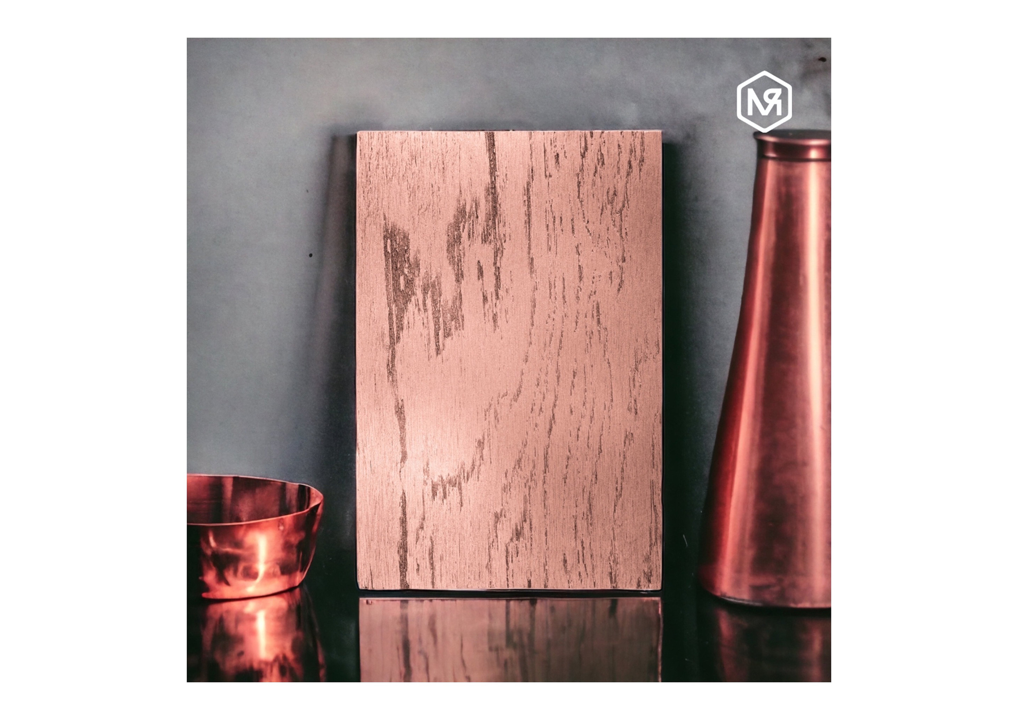 MOLTENI-VERNICI never special metals paint wooden board with metallic objects