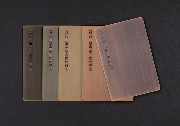 Échantillons de peintures spéciales MOLTENI-VERNICI aux tons métalliques élégants