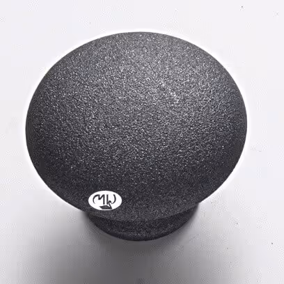 Esmalte especial Molteni-Vernici con acabado texturizado negro mate