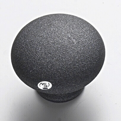 Sphère noire texturée MOLTENI-VERNICI, peinture spéciale pour design élégant