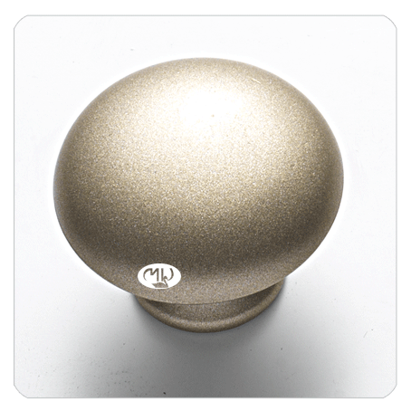Bouton métallique sphérique élégant, finition Molteni-Vernici, design minimaliste