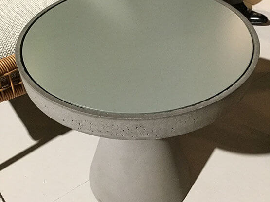 MOLTENI-VERNICI special varnish effect concrete side table with glass top