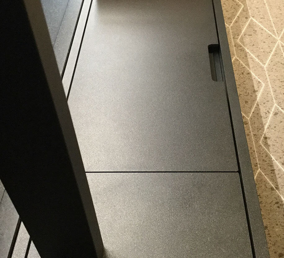 MOLTENI-VERNICI metallic paint effect on modern architectural surface