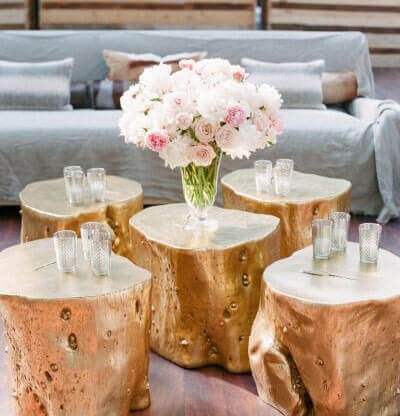 Bouquet rose MOLTENI-VERNICI sur des bûches dorées, vernis à effet décoratif