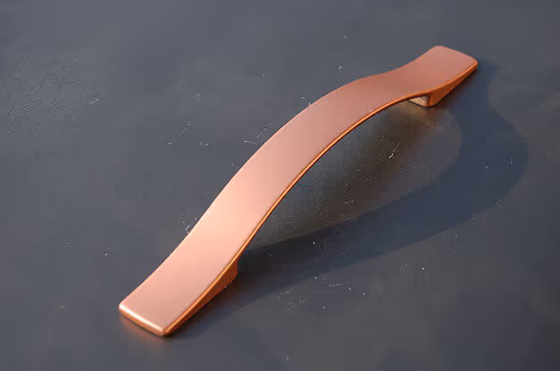 Maniglia MOLTENI-VERNICI in smalto luxury, a effetto rame elegante