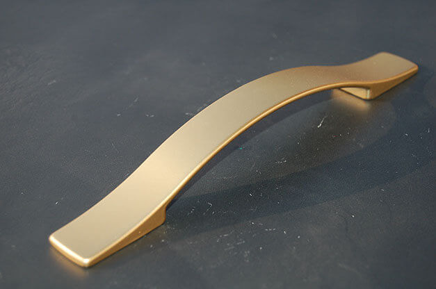 Smalto Luxury Oro ad Acqua, Dettaglio Maniglia.