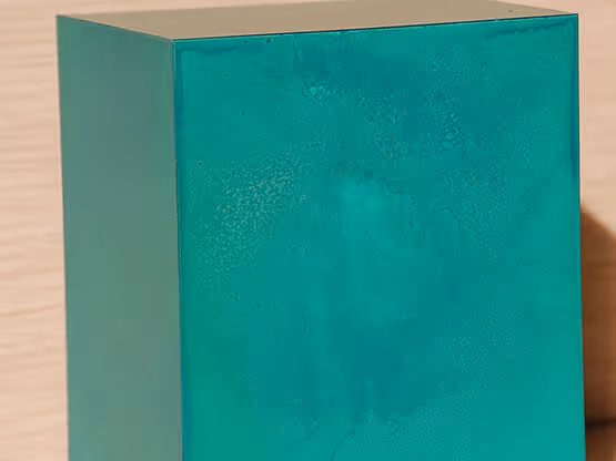 Acabados especial MOLTENI-VERNICI, caja verde metálica con textura brillante