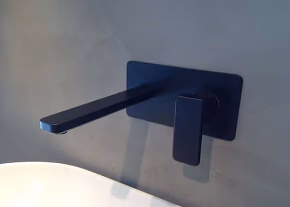 MOLTENI-VERNICI "Speziallacke" schwarze moderne Wandarmatur in minimalistischem Design