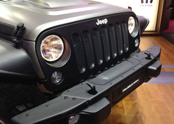 Smalto Porcellana Nero, Dettaglio Jeep Wrangler.