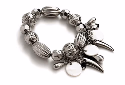 Bracciale argentato con charm e perline metalliche, protettivo trasparente MOLTENI-VERNICI