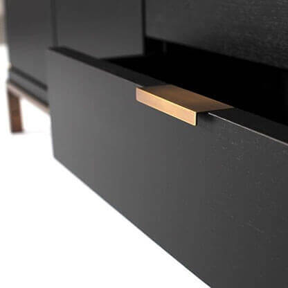 MOLTENI-VERNICI Spezialfarbe für die Architektur: Minimalistisches schwarzes Möbel