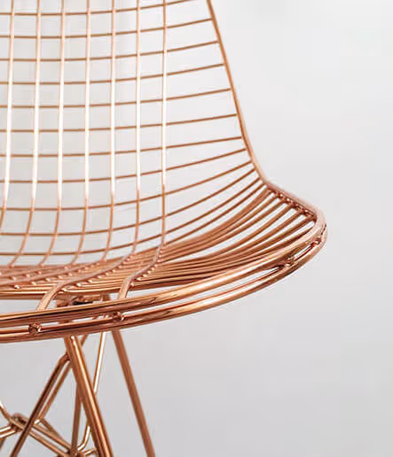 Sedia wire moderna in rame, protettivo trasparente MOLTENI-VERNICI applicato