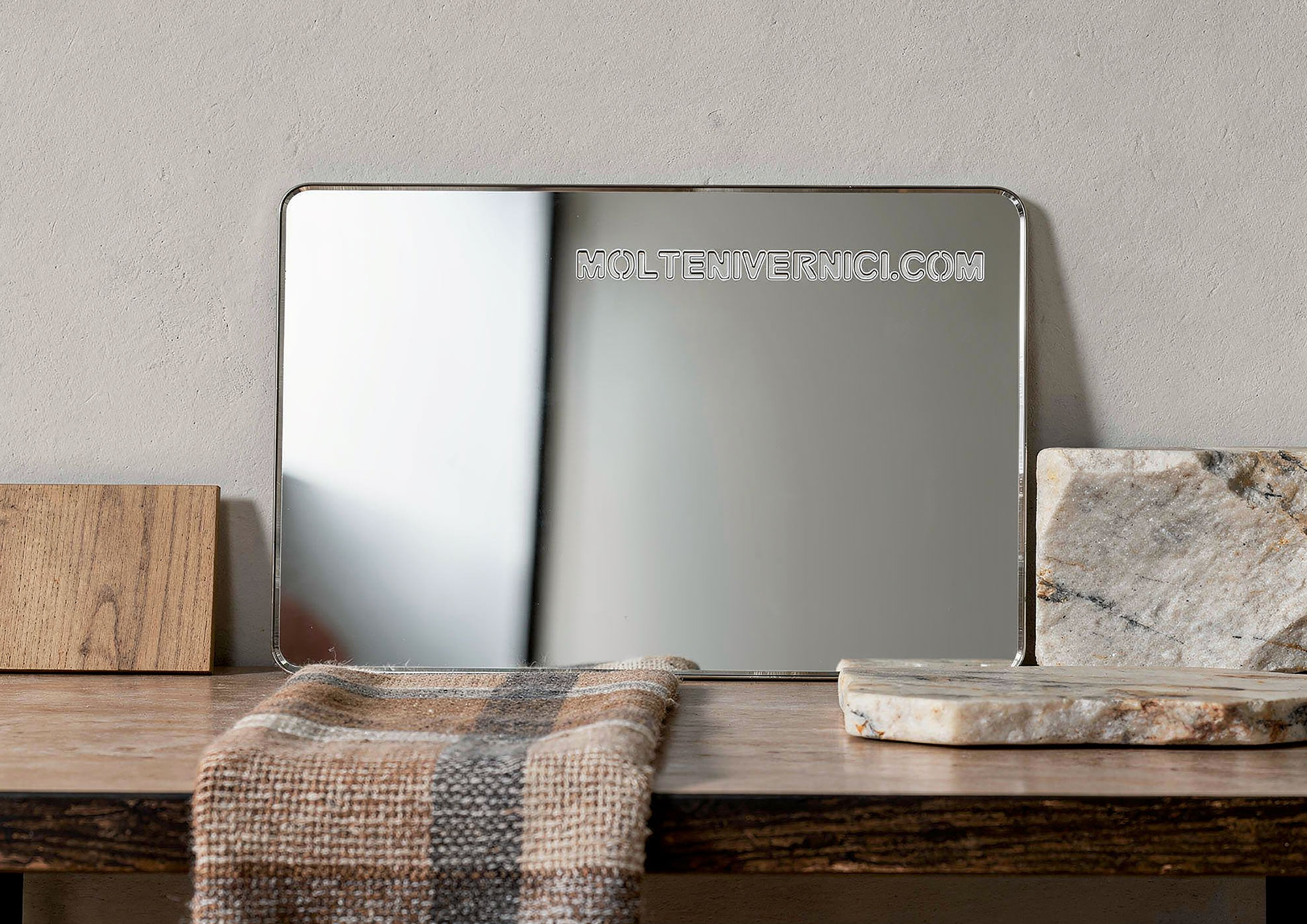 Effetto Specchiato su Plastica 2100R