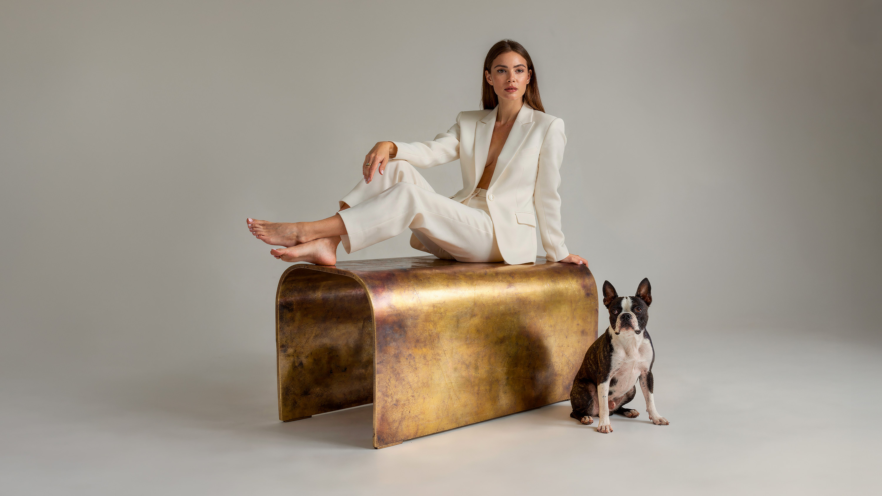 Absolute matte black finish on designer chair, ultra deep non-reflective surface coating with luxury material effect by Molteni Vernici