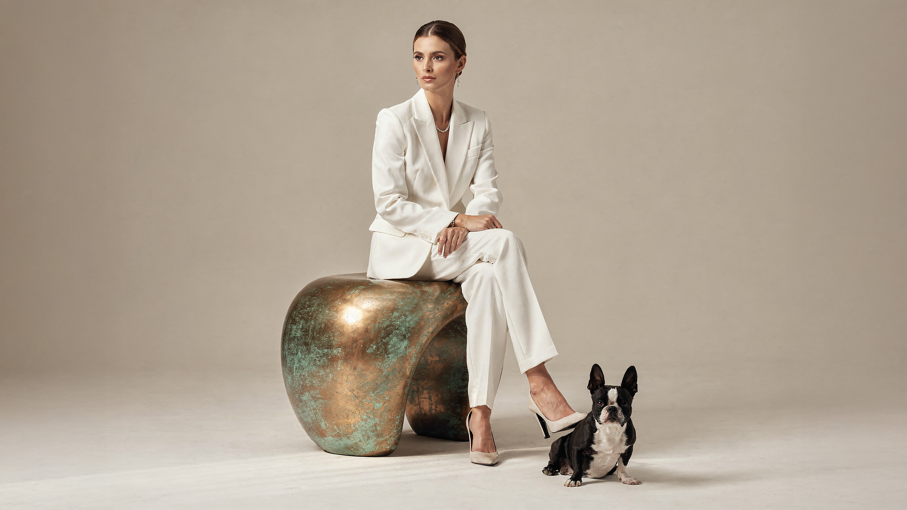 Absolute matte black finish on designer chair, ultra deep non-reflective surface coating with luxury material effect by Molteni Vernici