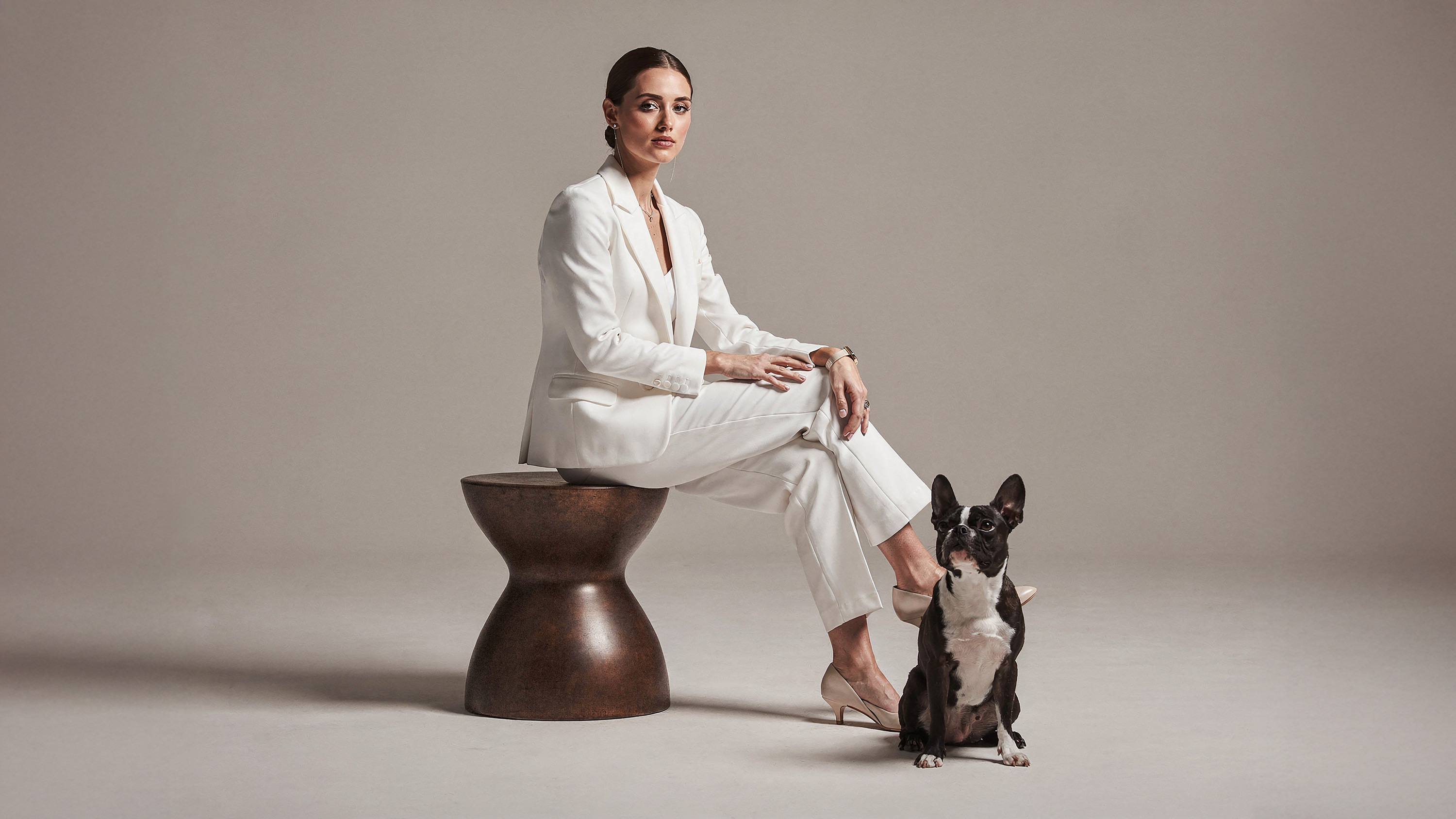 Absolute matte black finish on designer chair, ultra deep non-reflective surface coating with luxury material effect by Molteni Vernici