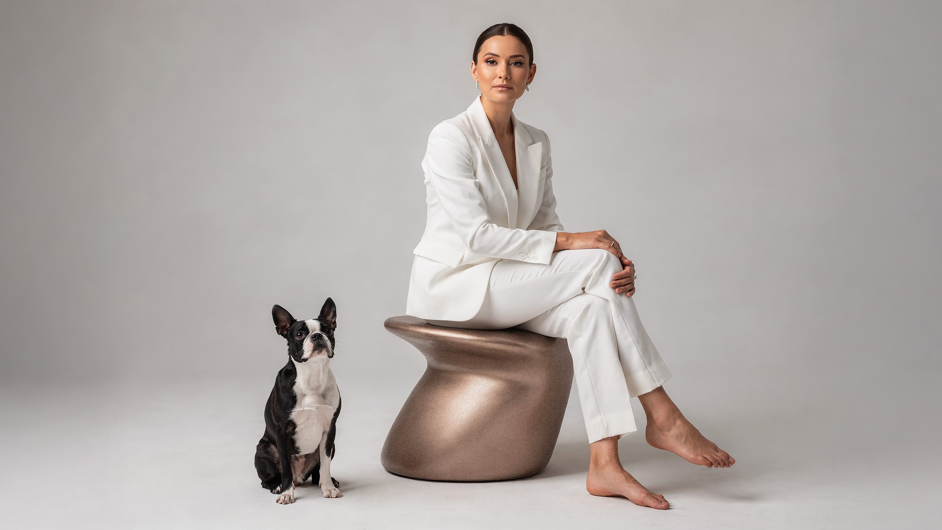 Absolute matte black finish on designer chair, ultra deep non-reflective surface coating with luxury material effect by Molteni Vernici