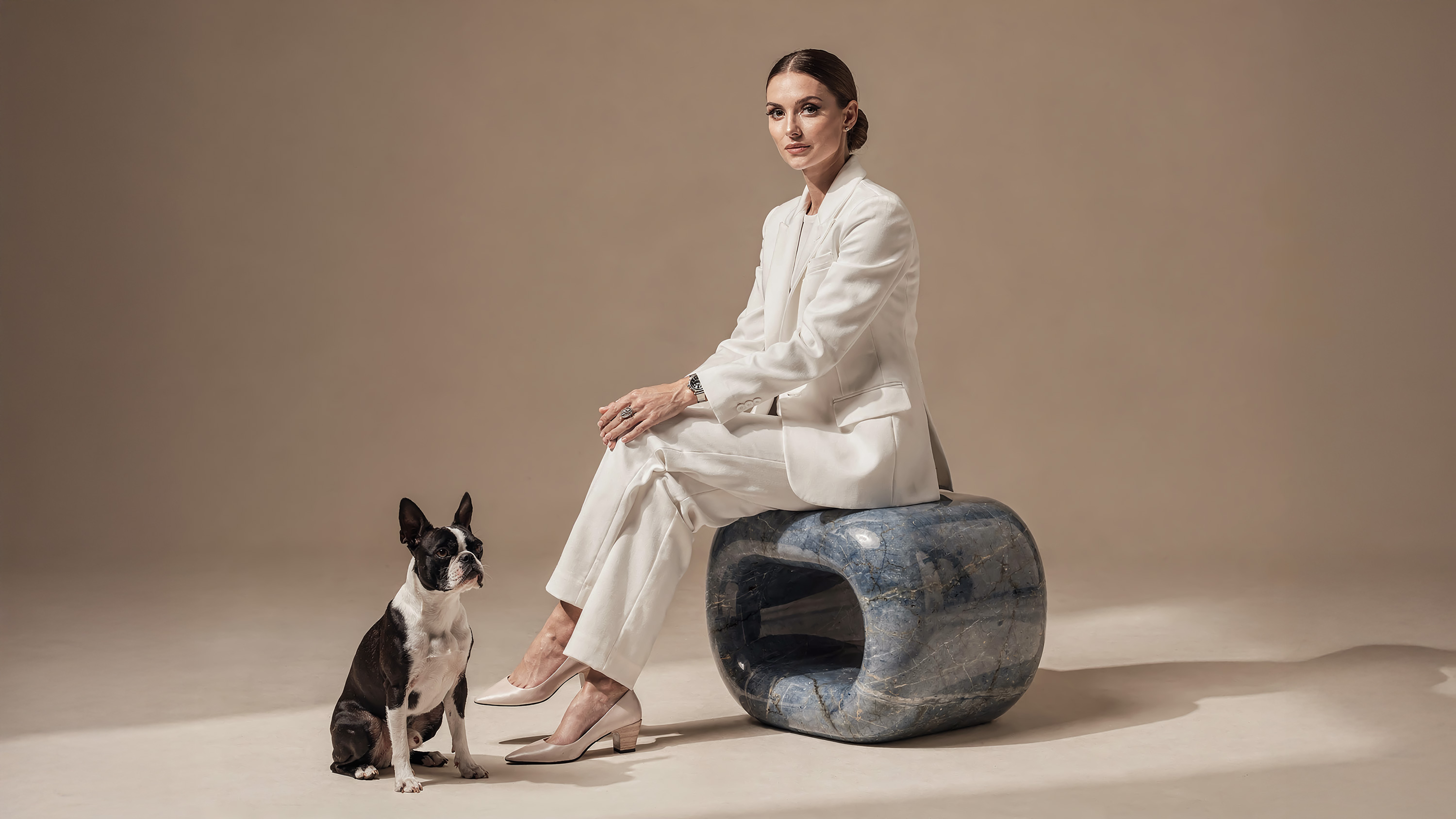 Absolute matte black finish on designer chair, ultra deep non-reflective surface coating with luxury material effect by Molteni Vernici