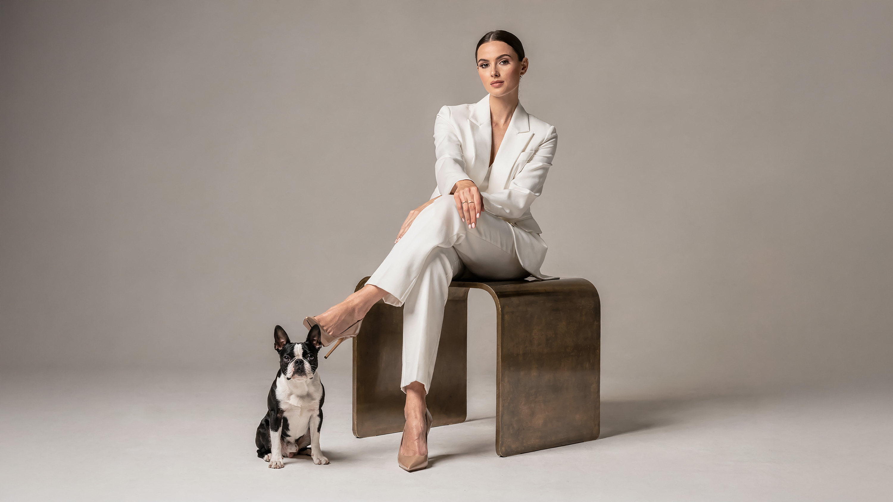 Absolute matte black finish on designer chair, ultra deep non-reflective surface coating with luxury material effect by Molteni Vernici